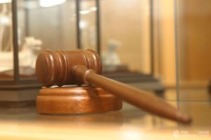 Упавший на тротуаре петербуржец отсудил у коммунальщиков 500 тысяч рублей